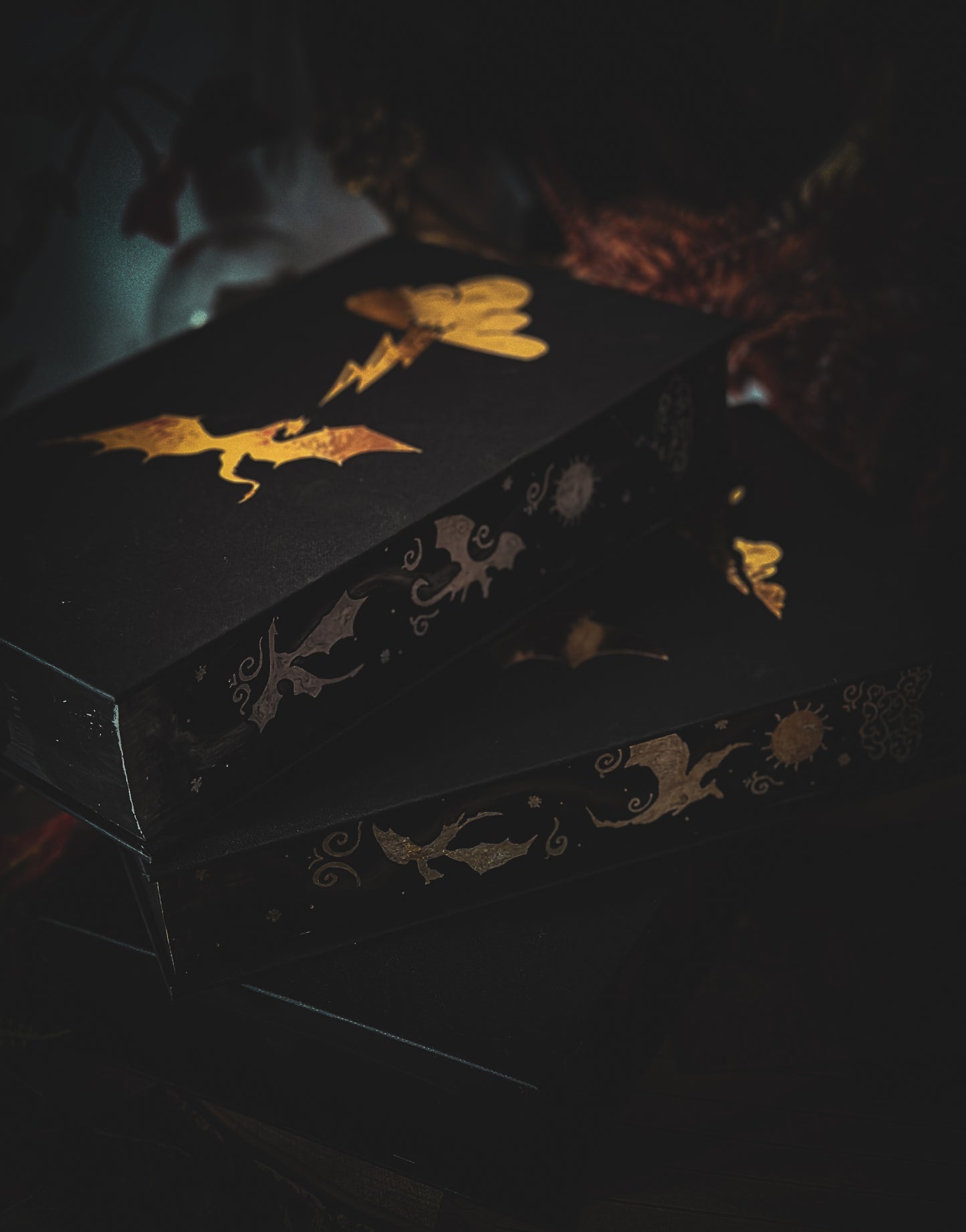 The Empyrean Series (UK) set hand-painted BOOK EDGES - Fourth Wing, Iron Flame, Onyx Storm - Special Edition Books (With Vinyl Foils)