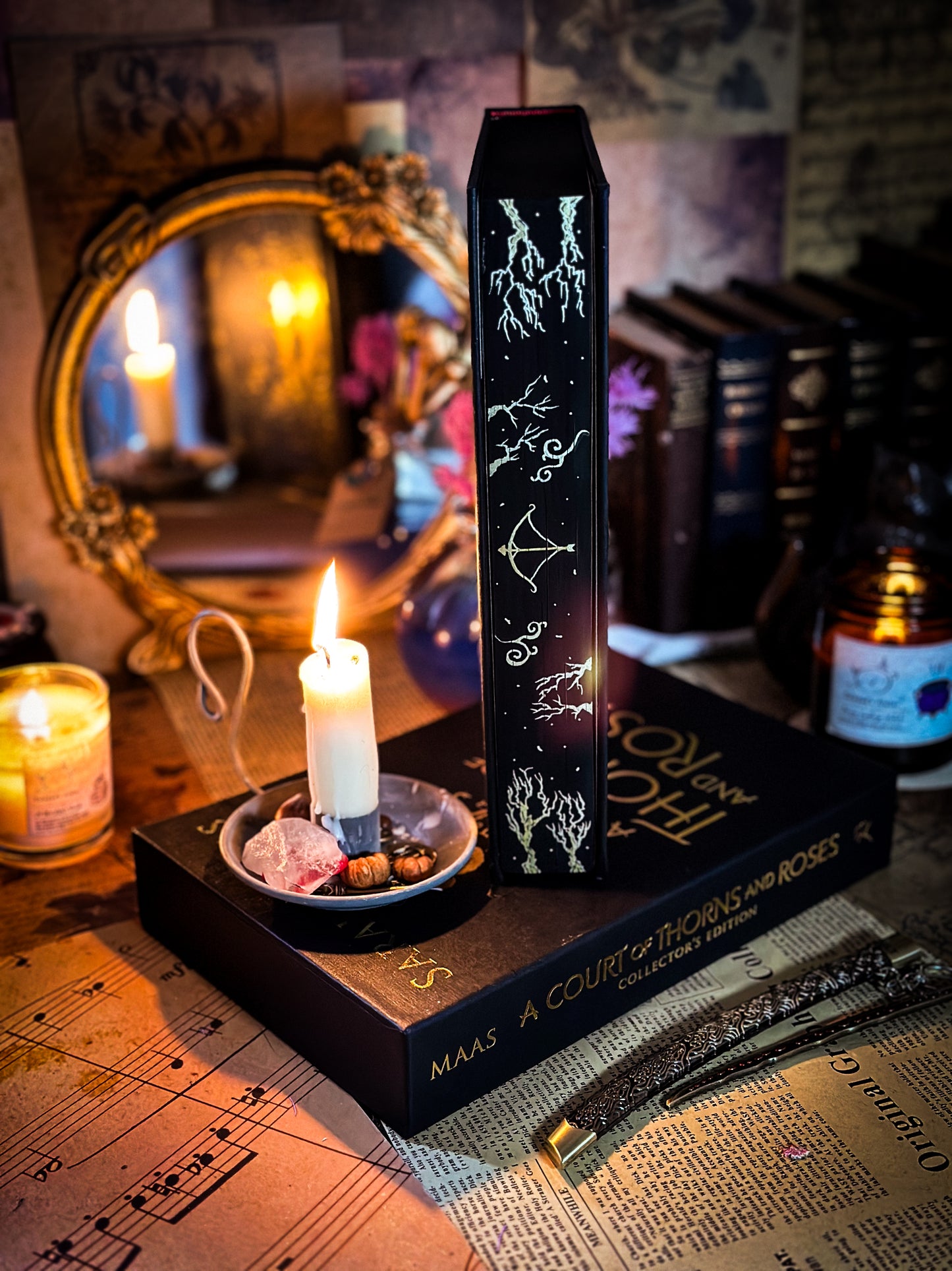 A Court of Thorns and Roses Collector's Edition HAND-PAINTED EDGES