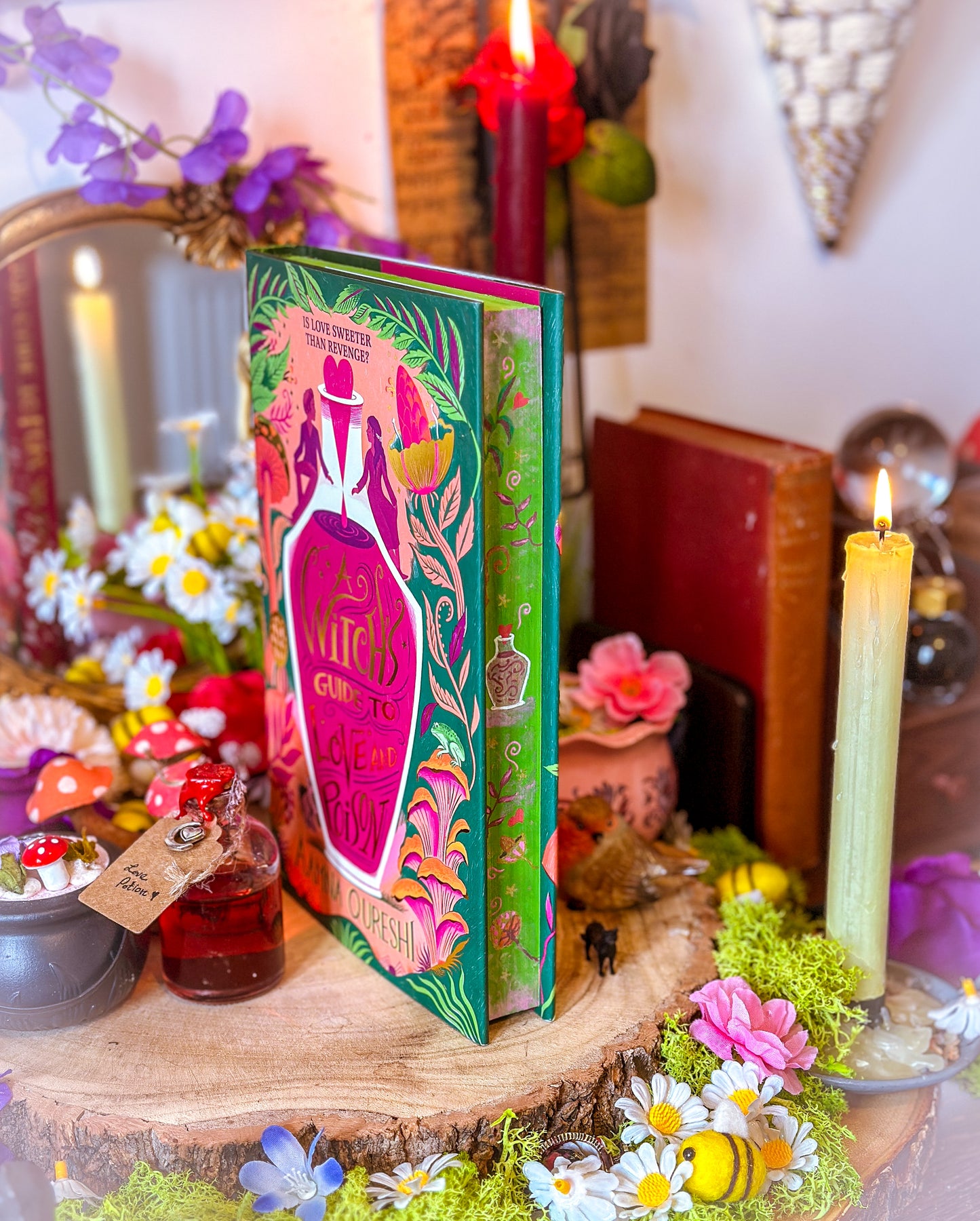 A Witch's Guide to Love and Poison HANDPAINTED BOOK EDGES - Aamna Qureshi - Foreedge Painting