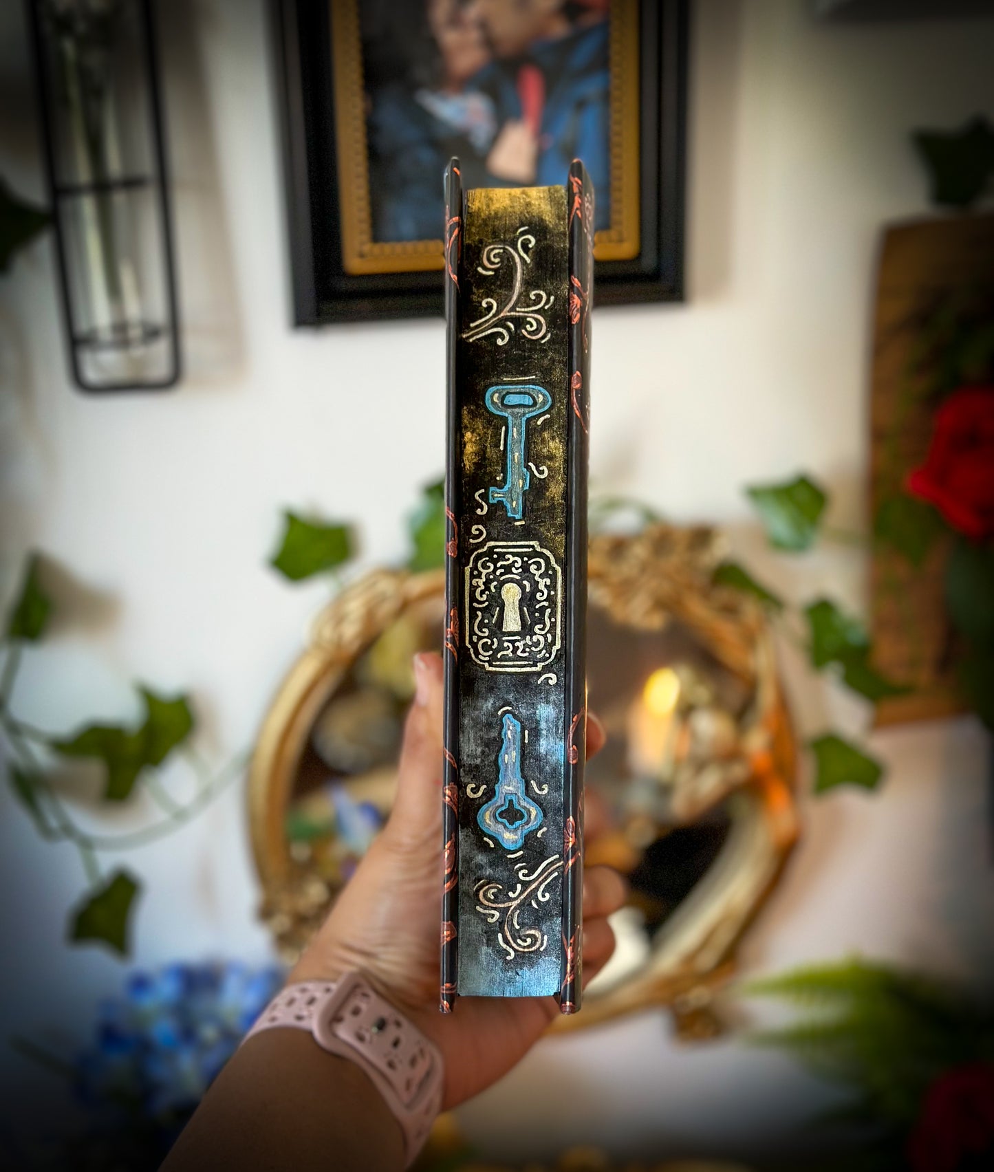 A Sorceress Comes to Call HANDPAINTED BOOK EDGES - T Kingfisher - Special Edition Book