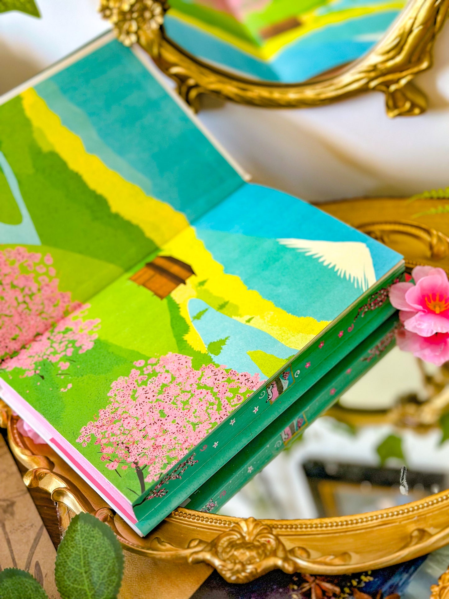 The Lantern of Lost Memories HAND-PAINTED BOOK Edges - Sanaka Hiiragi - Special Edition Book