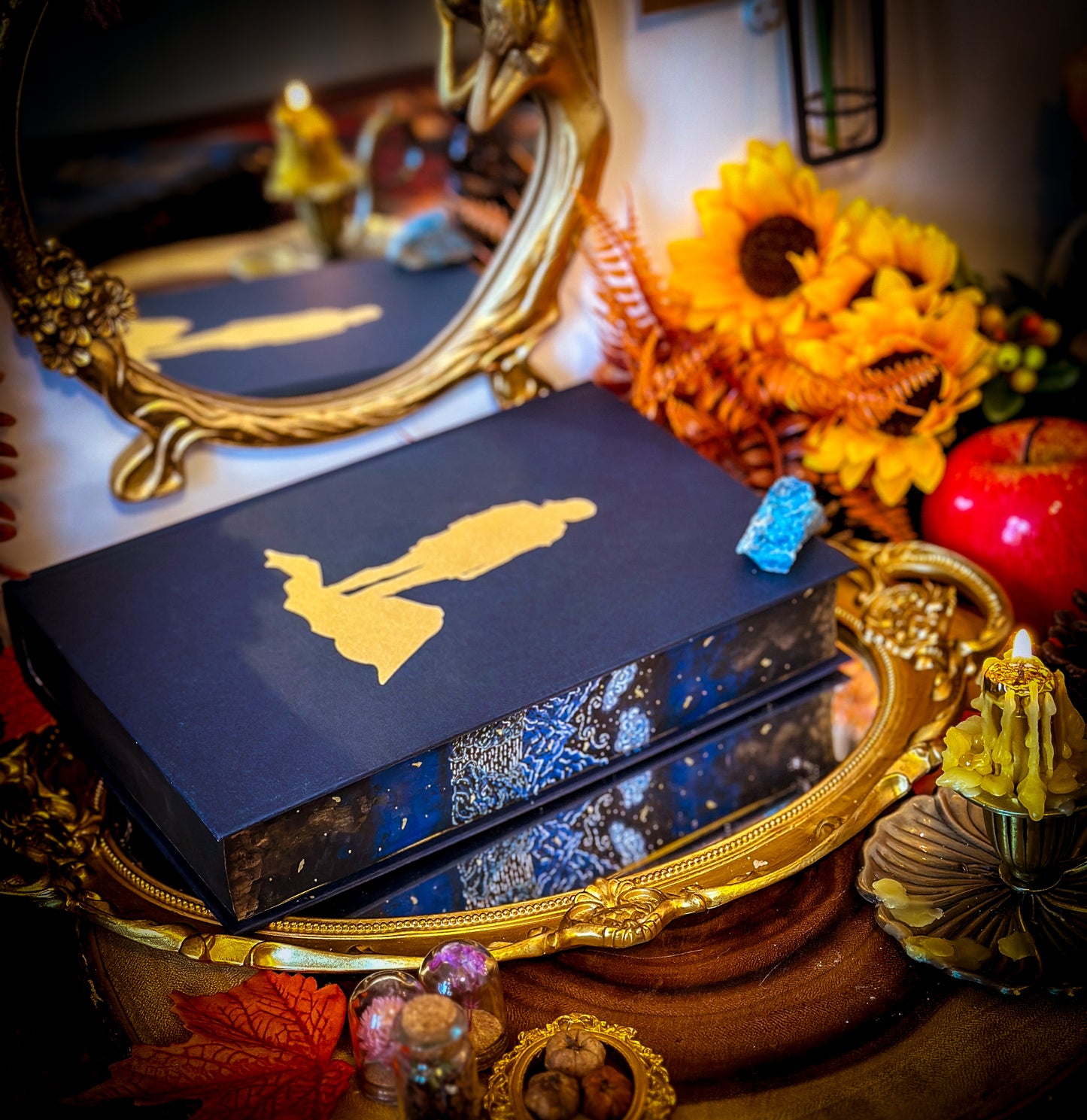 HEIR Hand-painted BOOK EDGES - Sabaa Tahir - Fore-edge Painting