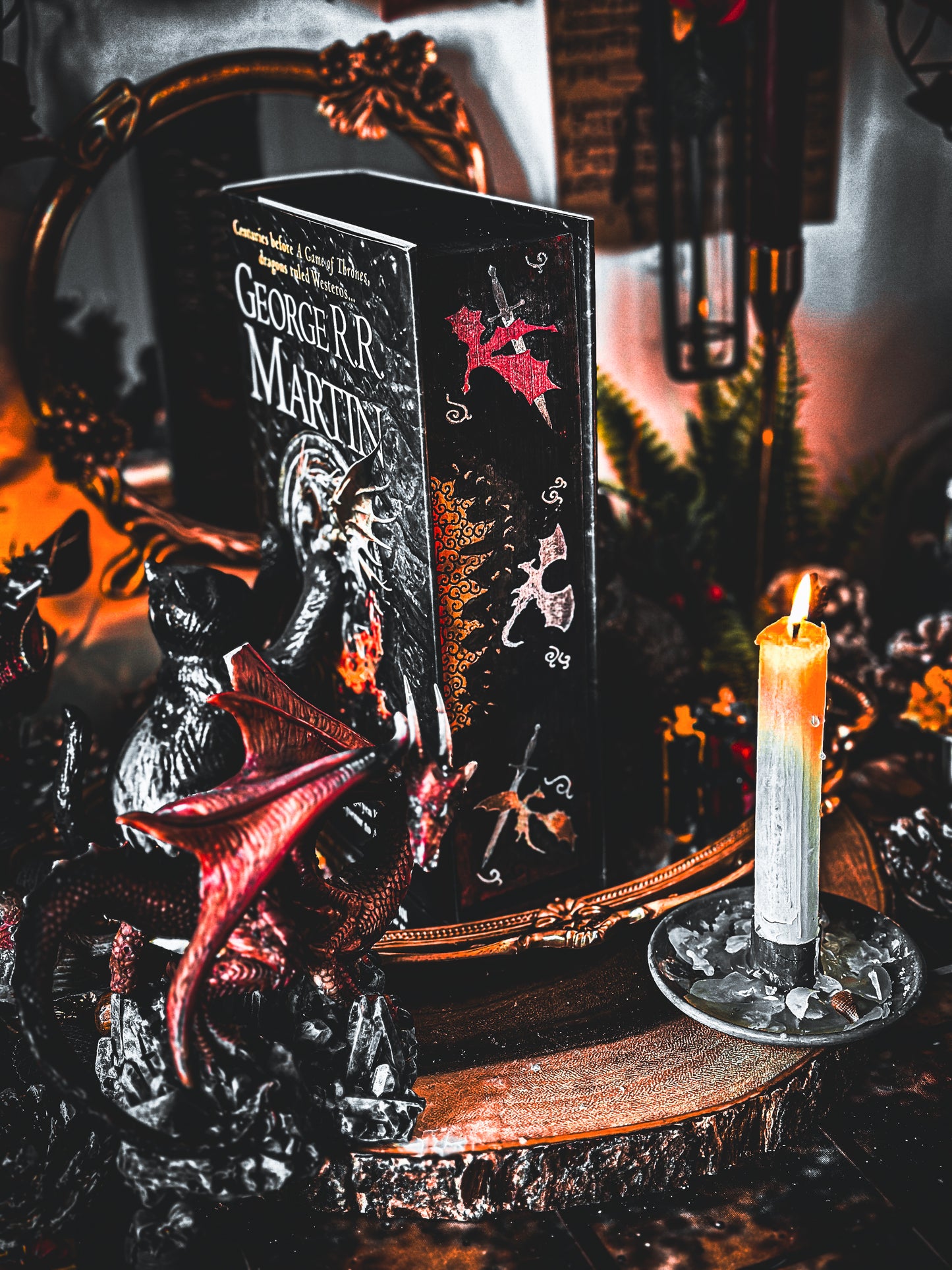 FIRE AND BLOOD hand-painted book edges - George R. R. Martin - Gam of Thrones Special Edition Book