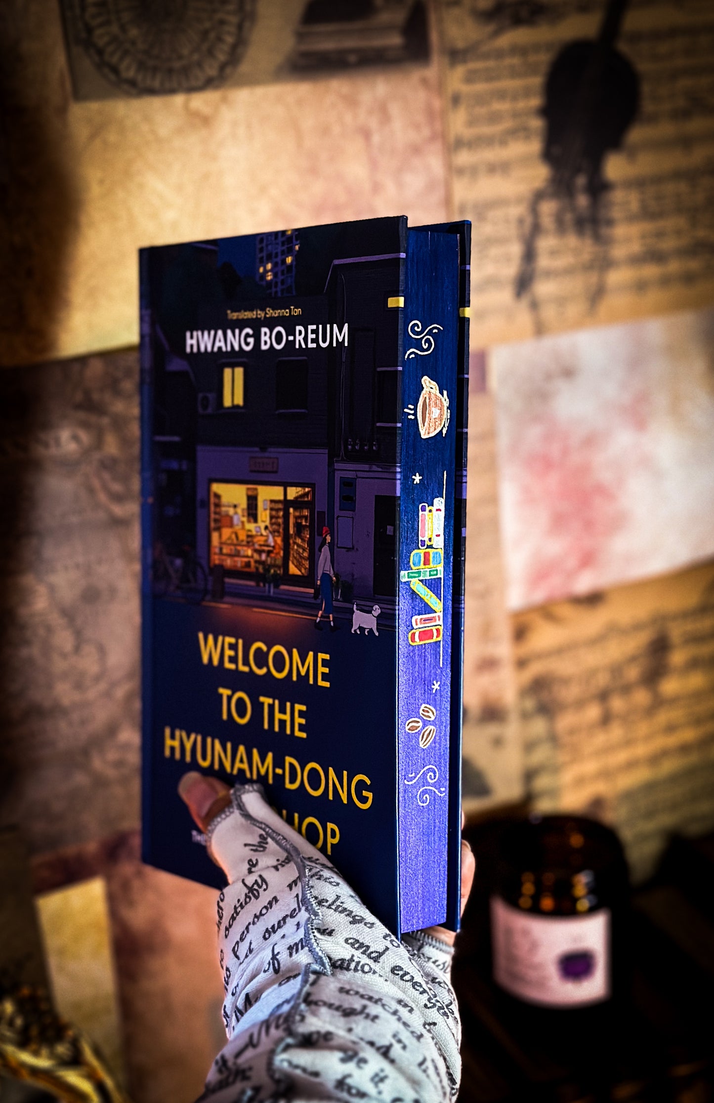 Welcome to the Hyunam-dong Bookshop HANDPAINTED BOOK EDGES
