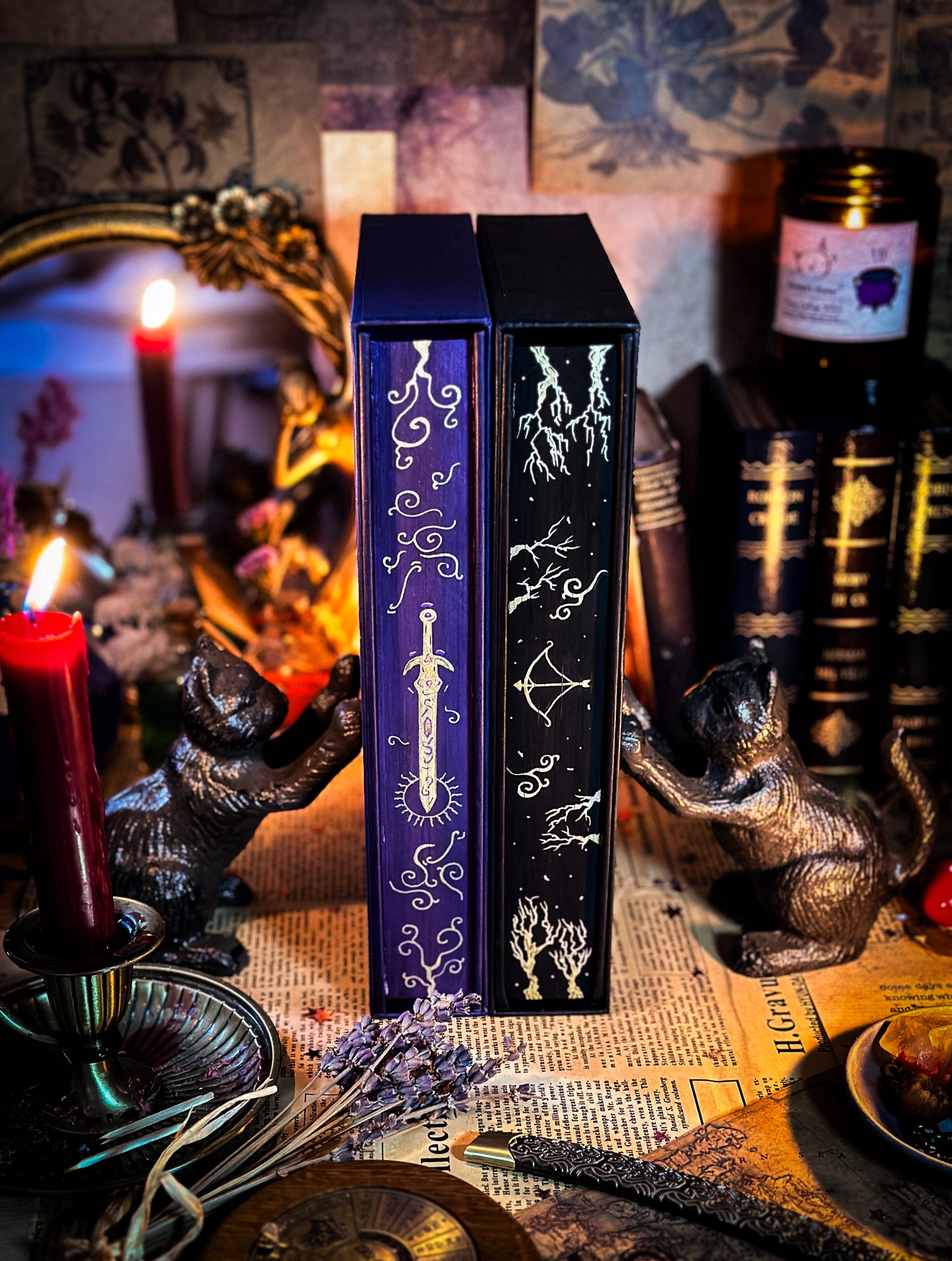Throne of Glass Hand-Painted Edges - Deluxe Edition - Spray Book Edges