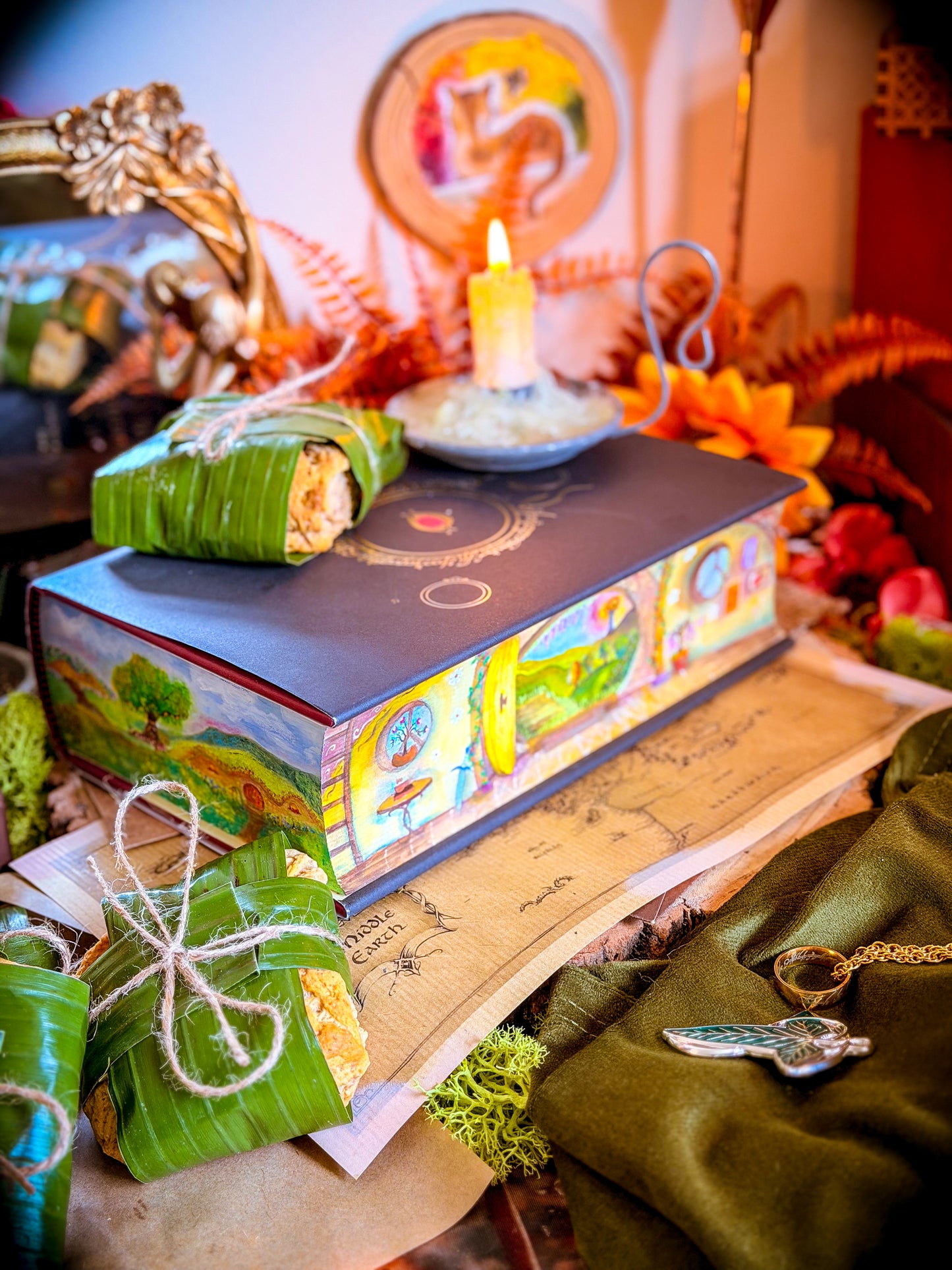 The Lord Of The Rings hand-painted book edges- TOLKIEN SPECIAL EDITION Book