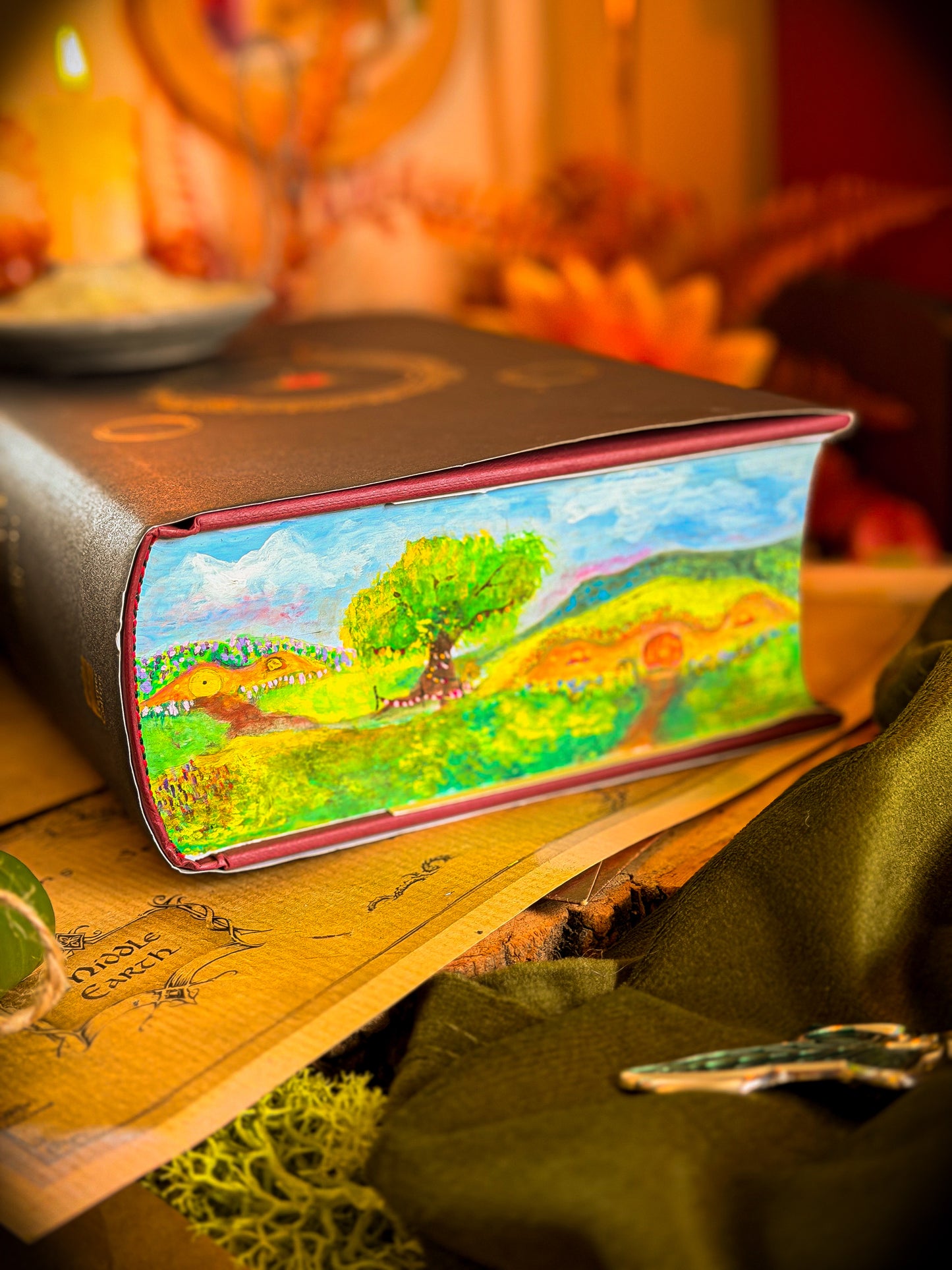 The Lord Of The Rings hand-painted book edges- TOLKIEN SPECIAL EDITION Book