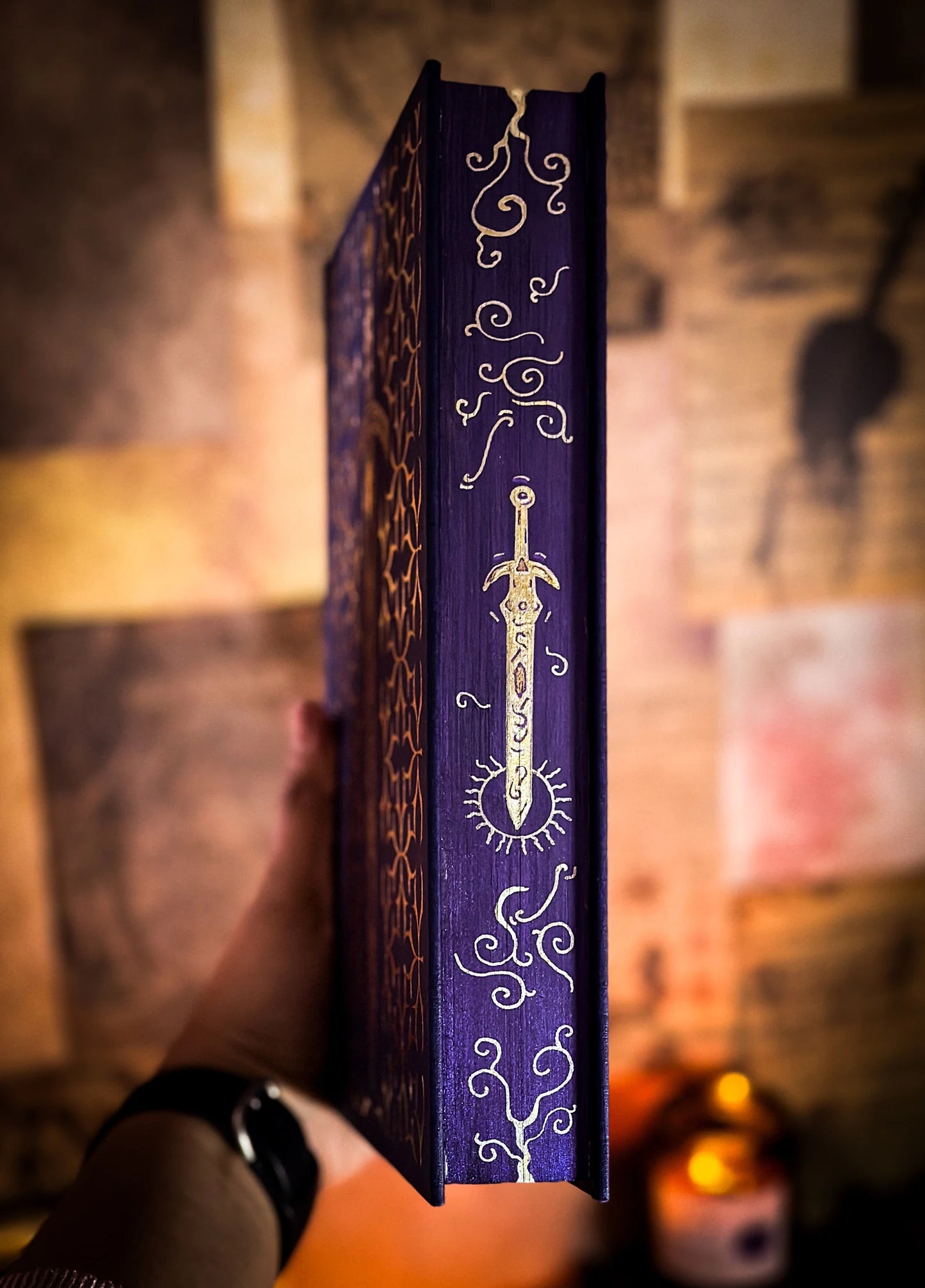 Throne of Glass Hand-Painted Edges - Deluxe Edition - Spray Book Edges